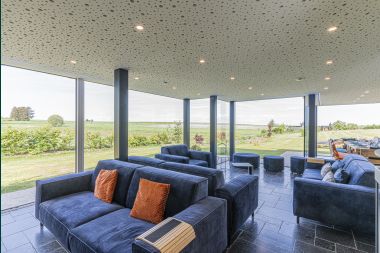 Luxury villa in Vaux-sur-sûre for 12 persons in the Ardennes