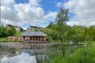 Unique stay in the Ardennes: Comfortable stilt house for 5 people in Vencimont