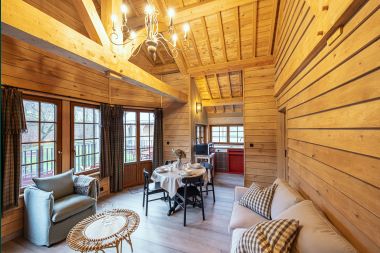 Unforgettable stay in Vencimont: Holiday home for 4 people in the Ardennes, comfort and relaxation by the water