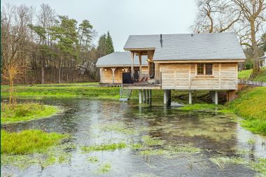 Unforgettable stay in Vencimont: Holiday home for 4 people in the Ardennes, comfort and relaxation by the water