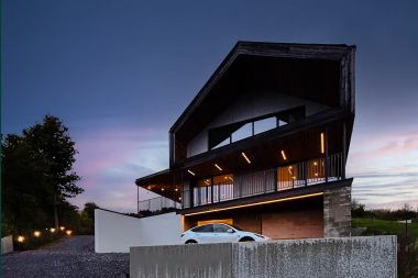 Spacious holiday home for 20 people in Vencimont with 9 bathrooms, sauna, infrared cabin, playroom and private garden in the Ardennes