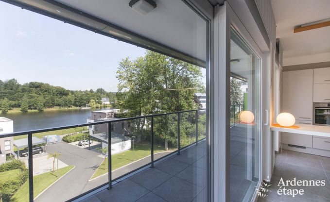 Modern apartment for 4 people overlooking the lake of Vielsalm
