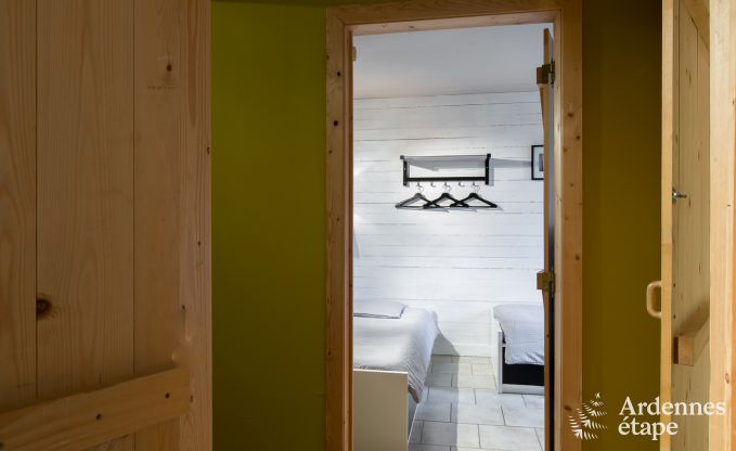 Comfortable 3-star chalet for 10 people at the edge of the forest in Vielsalm