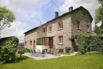 Luxury holiday home in Vielsalm for 12 with garden and wellness, Ardennes