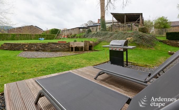 cozy holiday home with 5 bedrooms, jacuzzi, sauna and private garden in Vielsalm Ardennes
