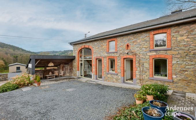 cozy holiday home with 5 bedrooms, jacuzzi, sauna and private garden in Vielsalm Ardennes