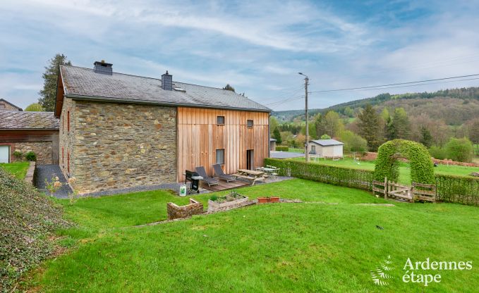 cozy holiday home with 5 bedrooms, jacuzzi, sauna and private garden in Vielsalm Ardennes