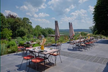 Comfortable holiday home for 10 people in Villers-en-Fagne with covered outdoor pool, jacuzzi and wood stove