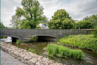 Luxuriously furnished holiday home in Virelles for 9 people with fireplace