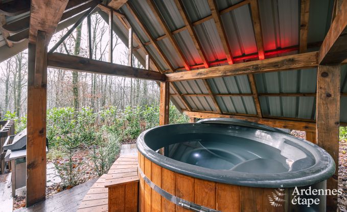 Unforgettable stay in Viroinval: Fully-equipped chalet in the Ardennes for 4 people with sauna and Nordic bath