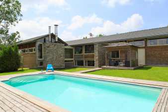 4-star holiday house with pool and sauna for 15 pers. to rent in Waimes