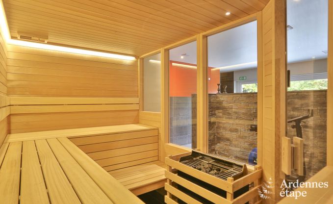 4-star holiday cottage for 14 persons with sauna and jacuzzi in Waimes