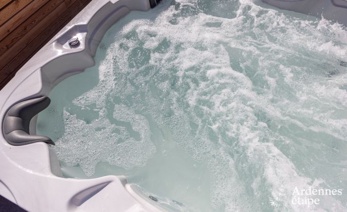 Comfortable holiday home in Welkenraedt for 6 people with jacuzzi, playground equipment and private garden