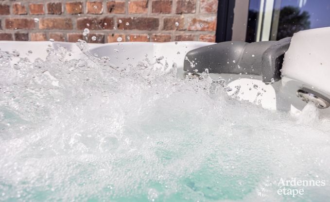 Comfortable holiday home in Welkenraedt for 6 people with jacuzzi, playground equipment and private garden