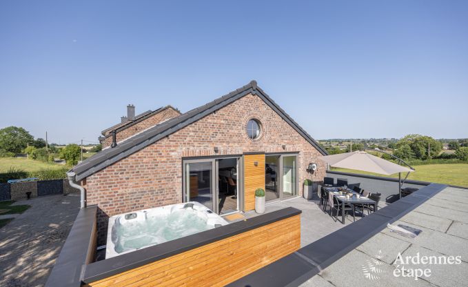 Comfortable holiday home in Welkenraedt for 6 people with jacuzzi, playground equipment and private garden