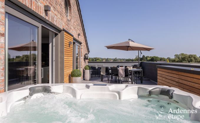 Comfortable holiday home in Welkenraedt for 6 people with jacuzzi, playground equipment and private garden