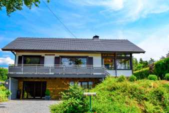 Holiday cottage with sauna and jacuzzi to rent for a stay in Xhoffraix