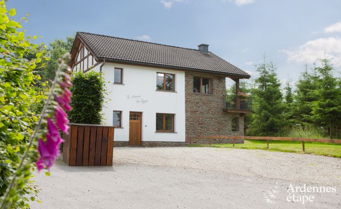 Cosy and luminous holiday cottage for 16 persons to rent in Xhoffraix