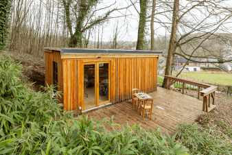 Picturesque, romantic holiday home for 2 in Yvoir, Ardennes