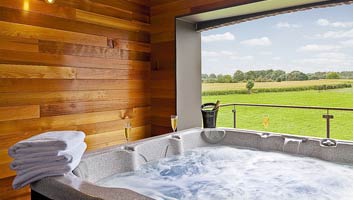  Wellness weekend with  jacuzzi 